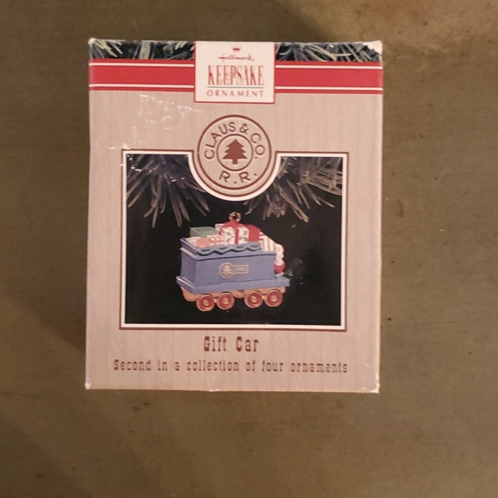 Hallmark Keepsake Ornament Gift Car